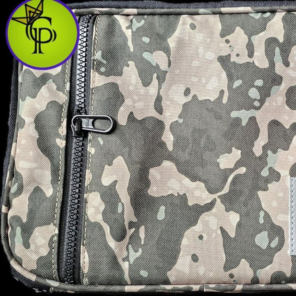Nike kids Futura Hard Liner Lunch Bag (Green Camouflage)